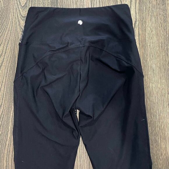 Bally Total Fitness Capri Leggings High-Rise Pull-On Printed Black White Size S - Picture 6 of 8